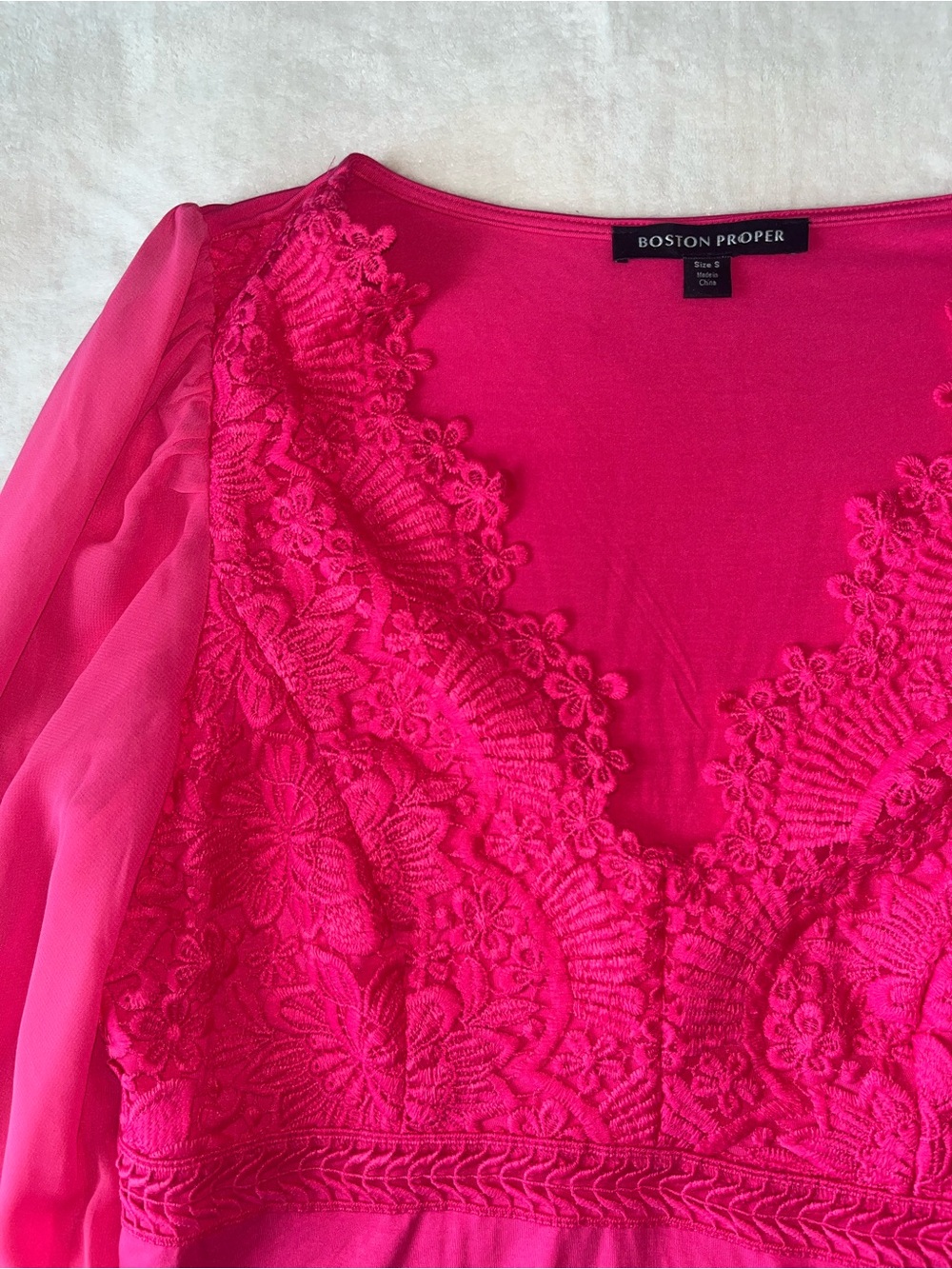 Boston Proper Hot Pink Scallop Lace V-Neck Long Sleeve Blouse Small - Picture 4 of 14